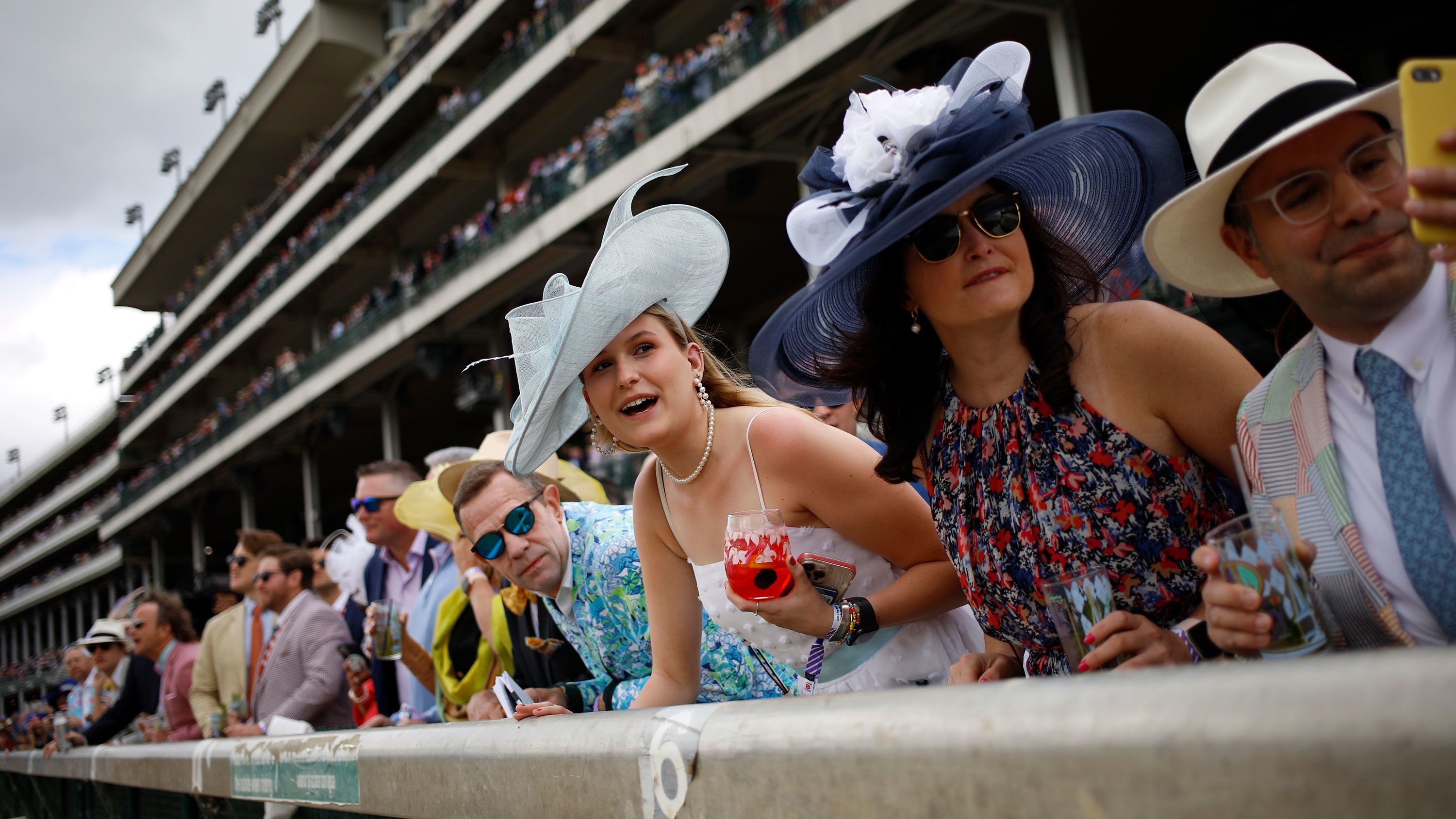 Horse racing at DerbyParty